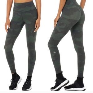 ALO Yoga Women's Dark Green Camo Leggings